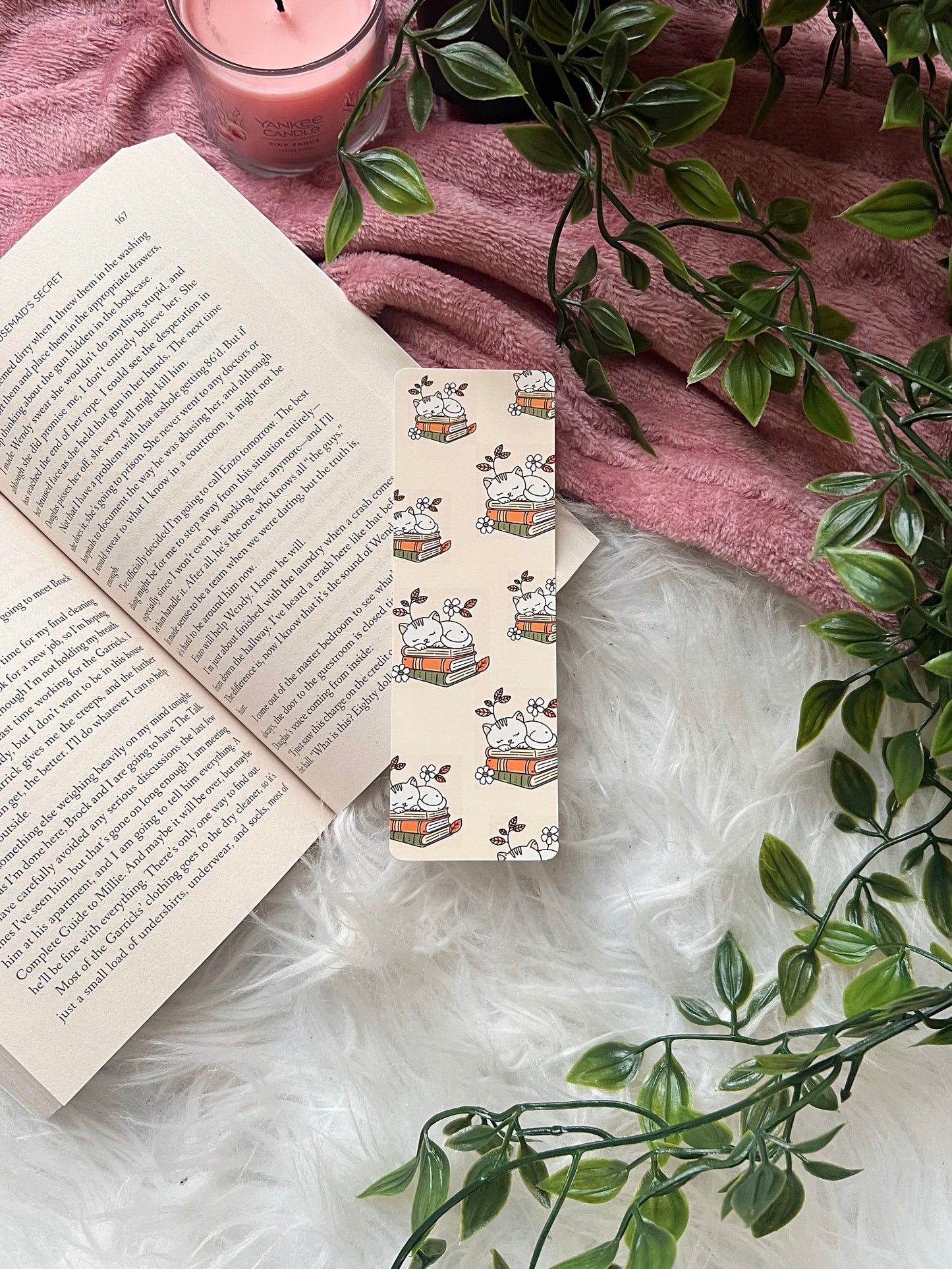 Cat and books bookmark