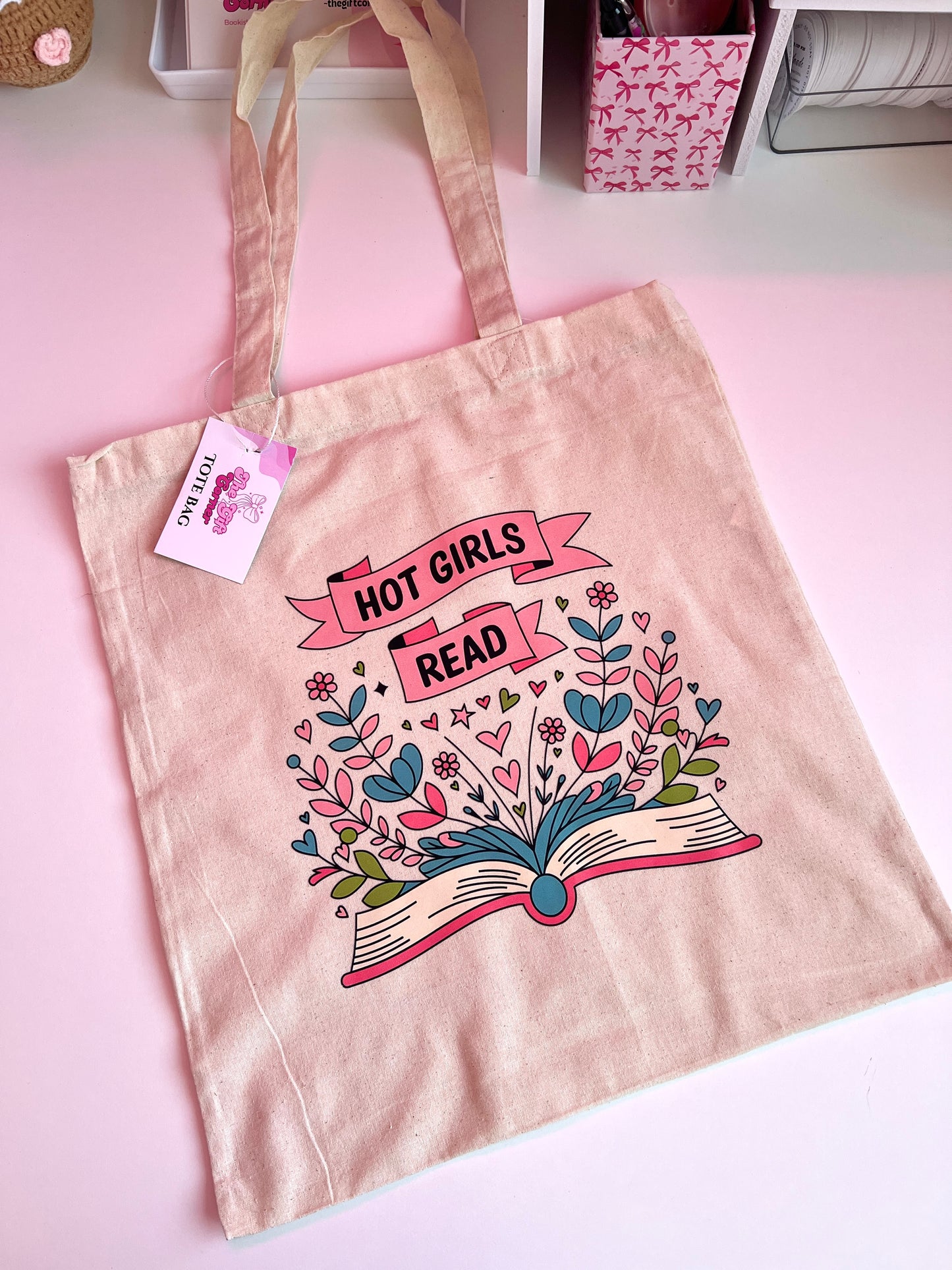 Hot girls read
