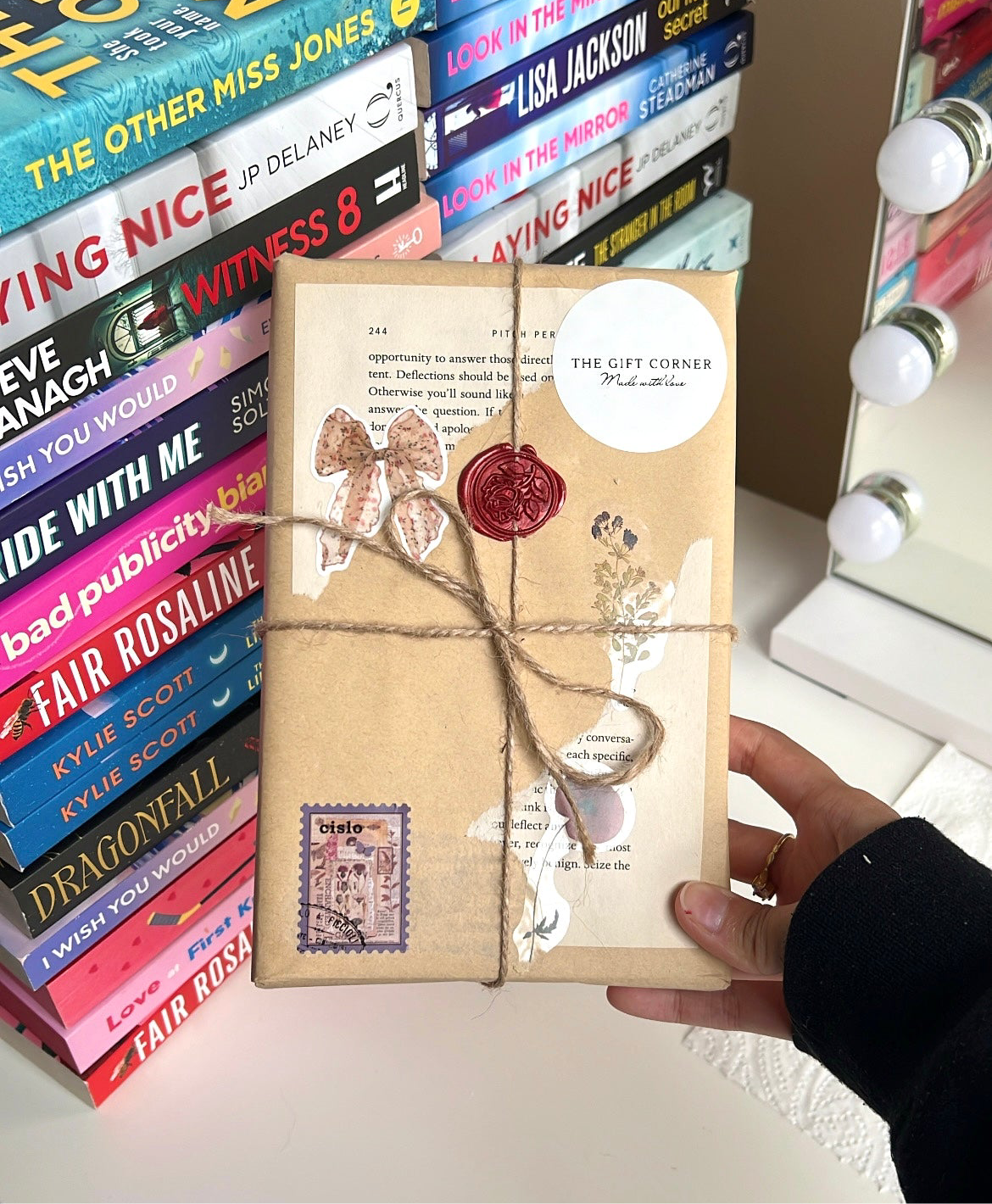 Standard Blind Date with a Book📚✨