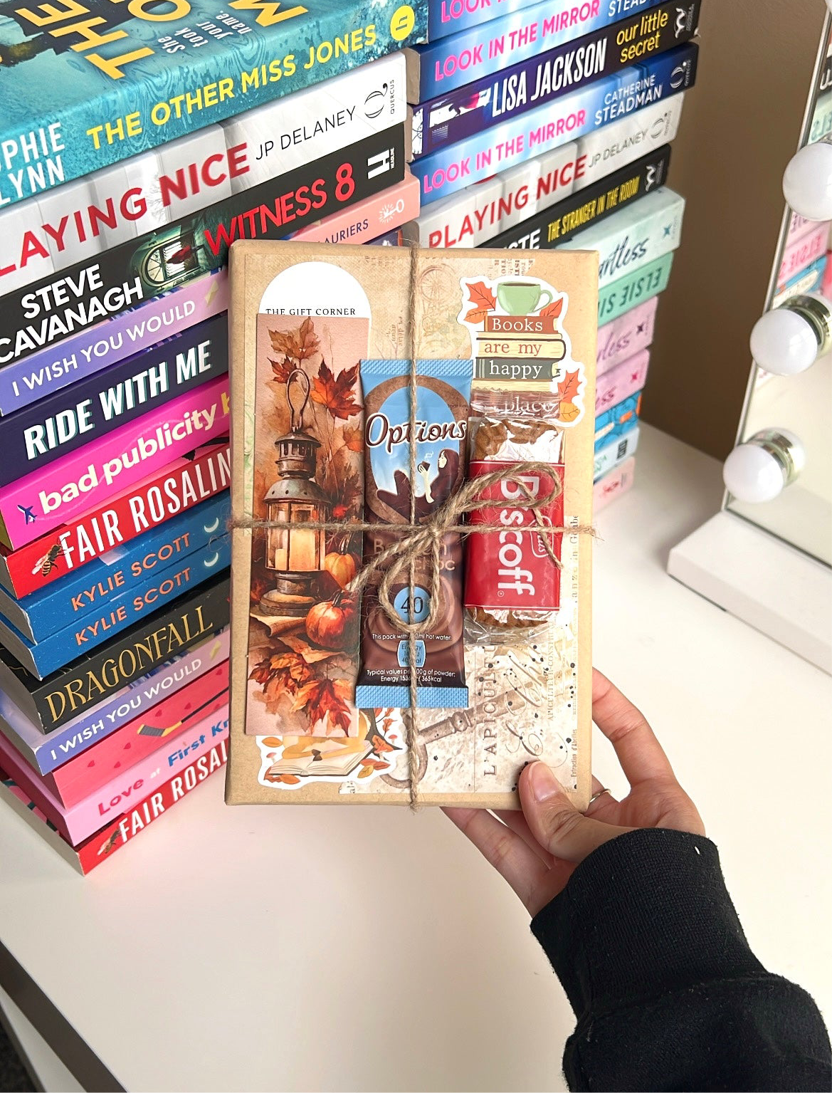 Autumn Blind Date with a Book📚🍁🍂✨